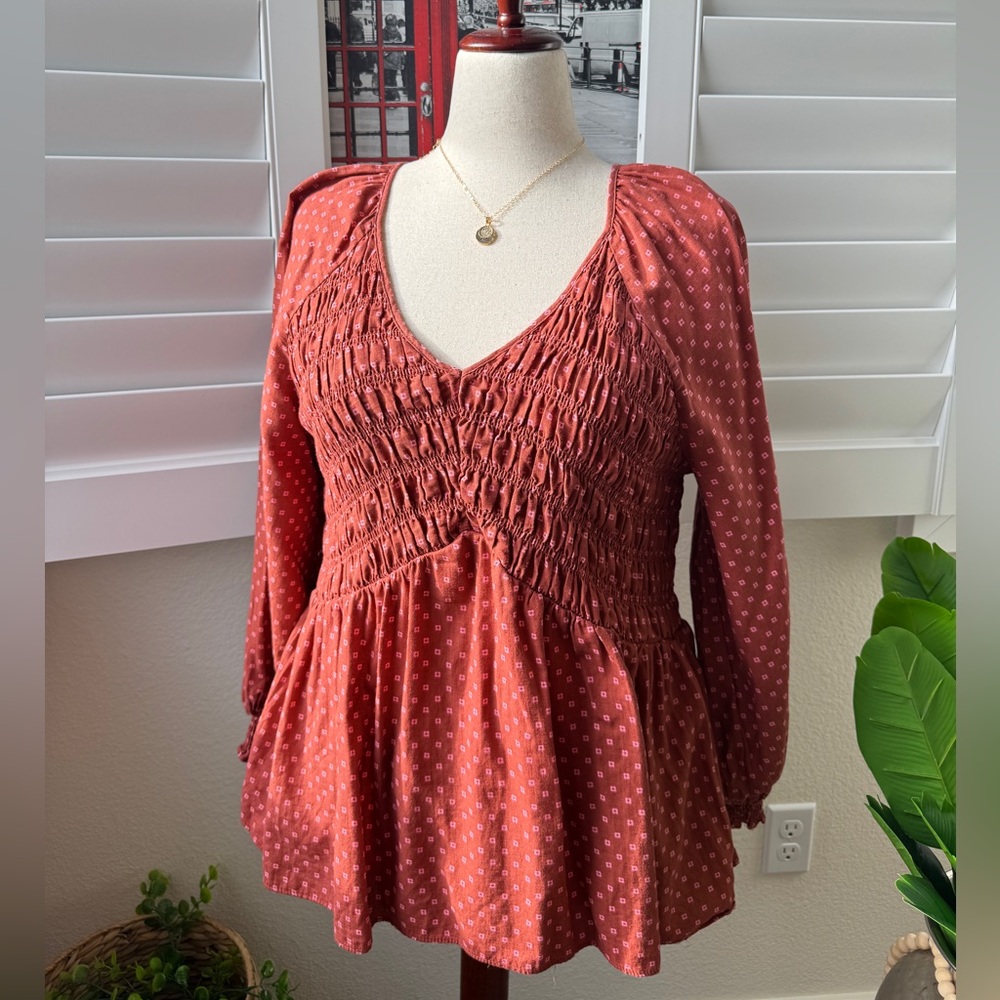 Ava & Viv. Size 1X. Brick Red Smocked Top